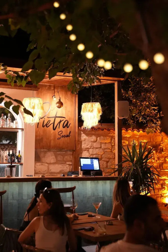 Pietra Social House