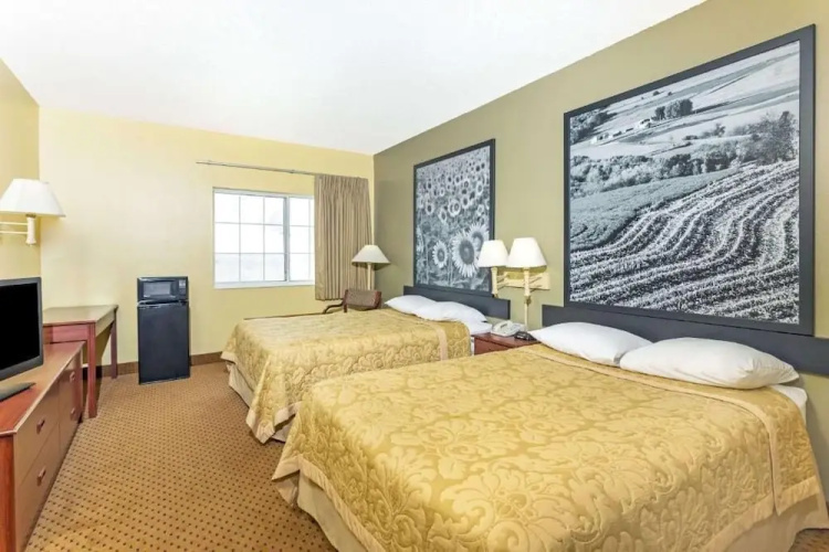 Western Inn & Suites
