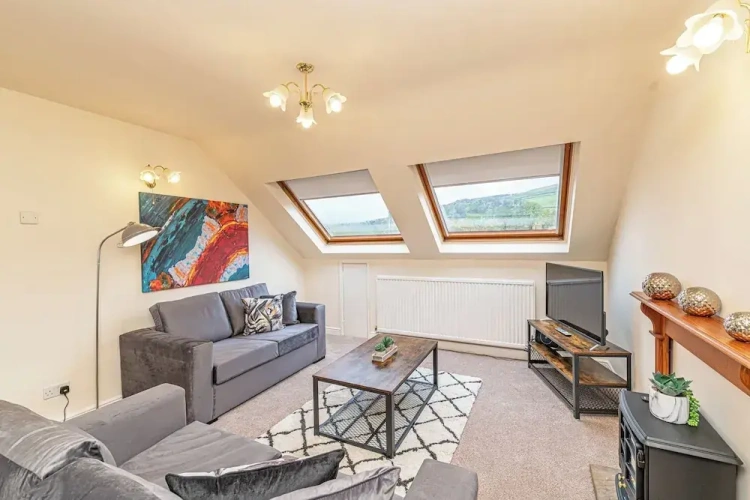 3 Bedrooms Classic Apartment