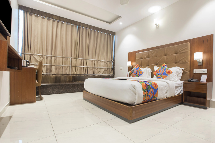 FabHotel Prime Le Western