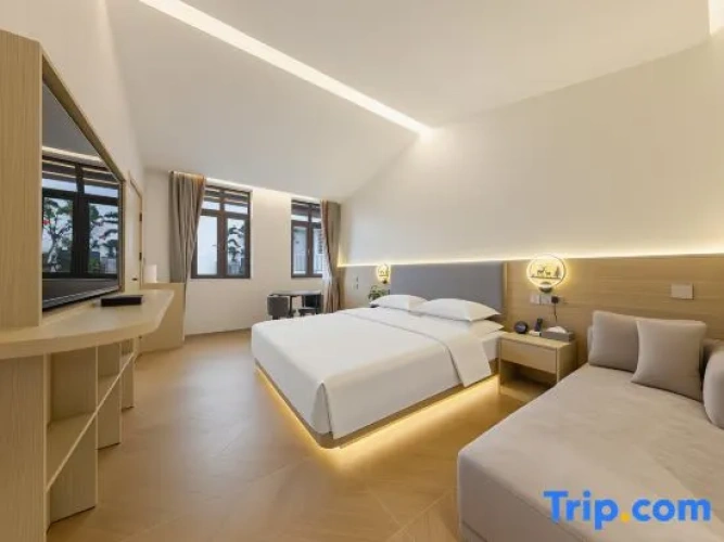 Deluxe Family Suite