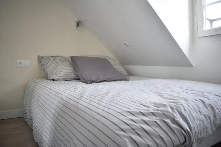 Cosy Renovated 1 Bedroom Apartment in 10th - Image 4