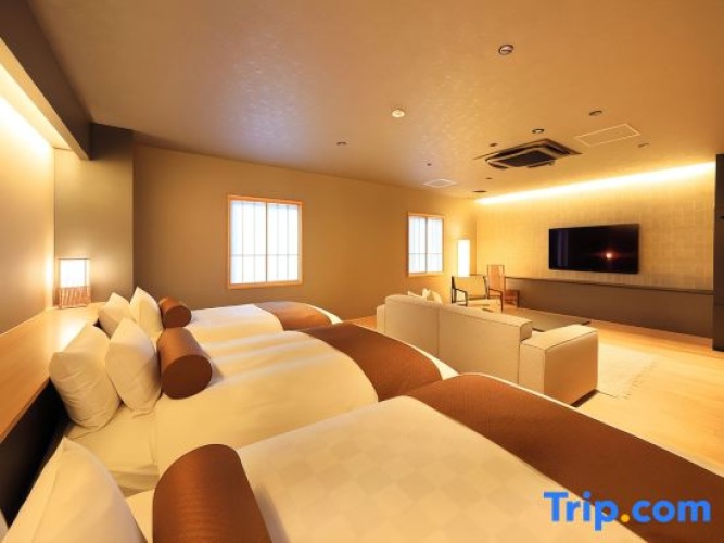 Superior Triple Suite