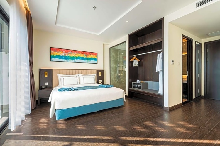 Superior Double room with city view