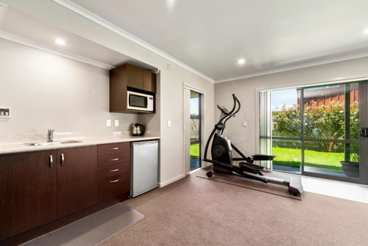 4 Bedrooms Cottage
