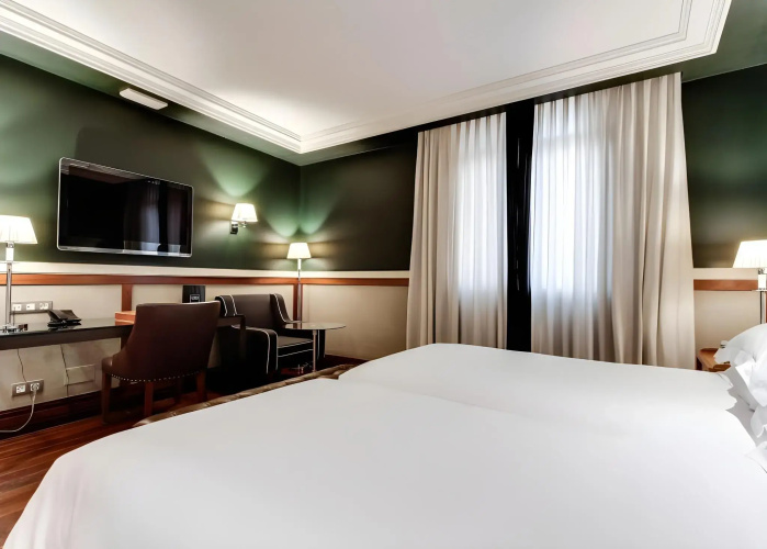 Hotel 1898