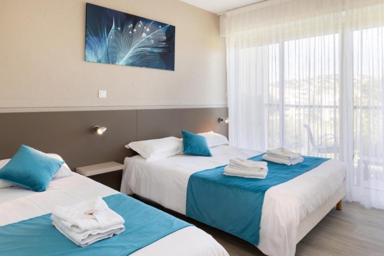 Triple room