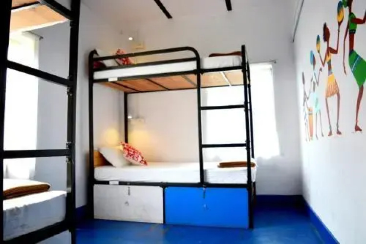 HosteLaVie Varanasi
