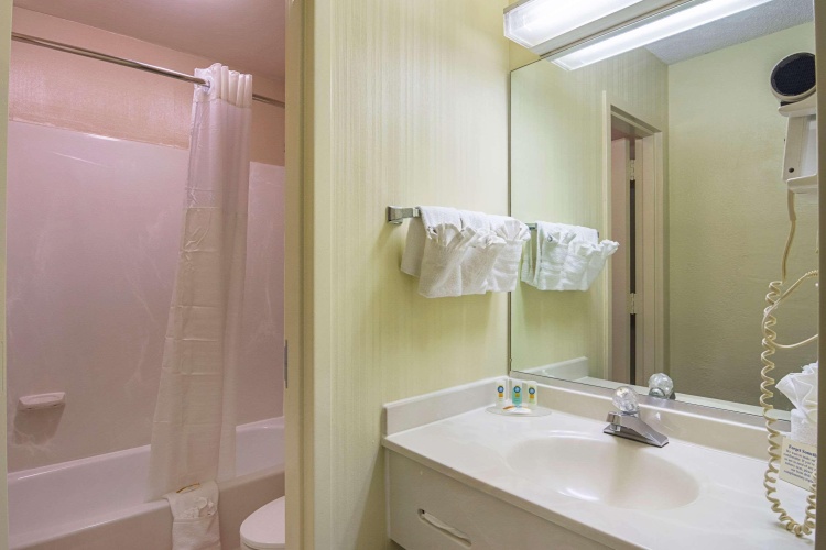 Quality Inn photo 51
