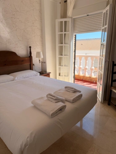 Standard Twin room with balcony and with city view