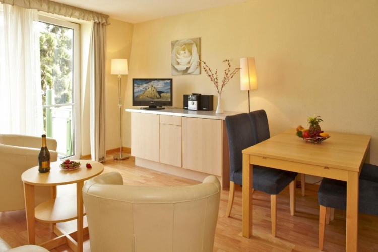 2 Bedrooms Apartment