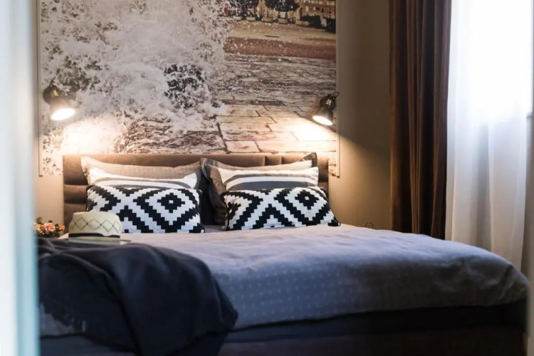 Deluxe Apartment No.8