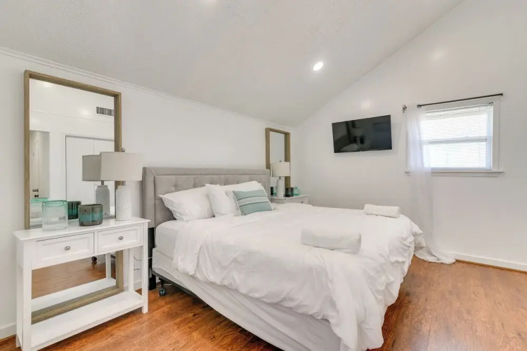 Beach House w/ Oceanfront Deck in Galveston!