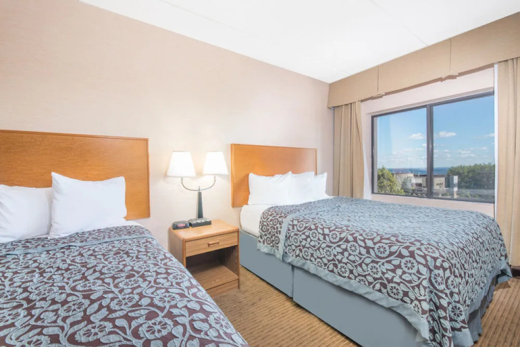 Days Inn Duluth Lakewalk