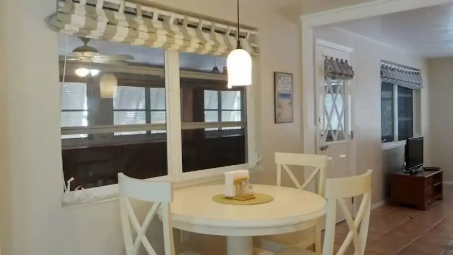 203 22nd St 2 Bedroom Home by Redawning