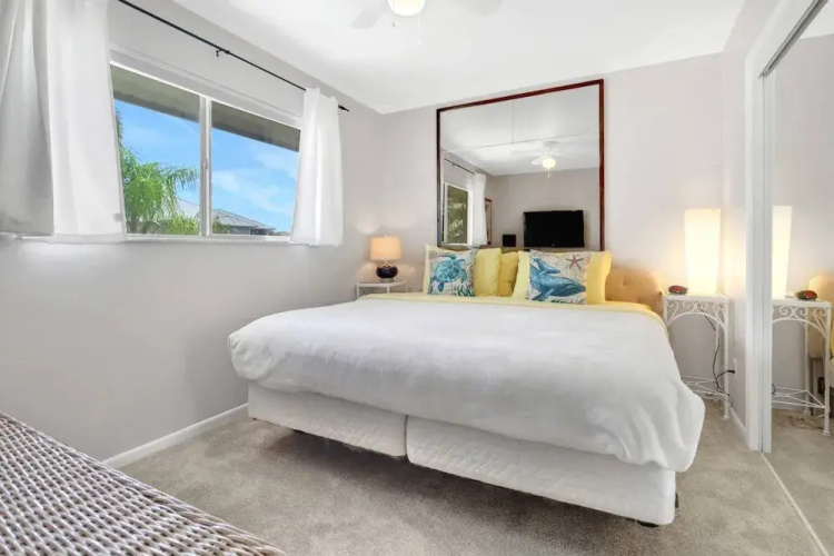 250 1st St B