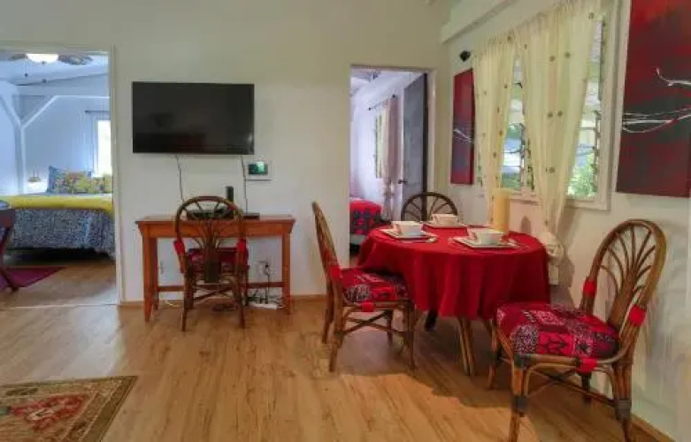 Tropical Anuenue Cottage
