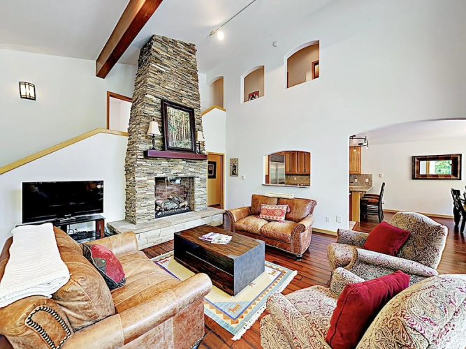 4501 Vail - 5 Br Duplex