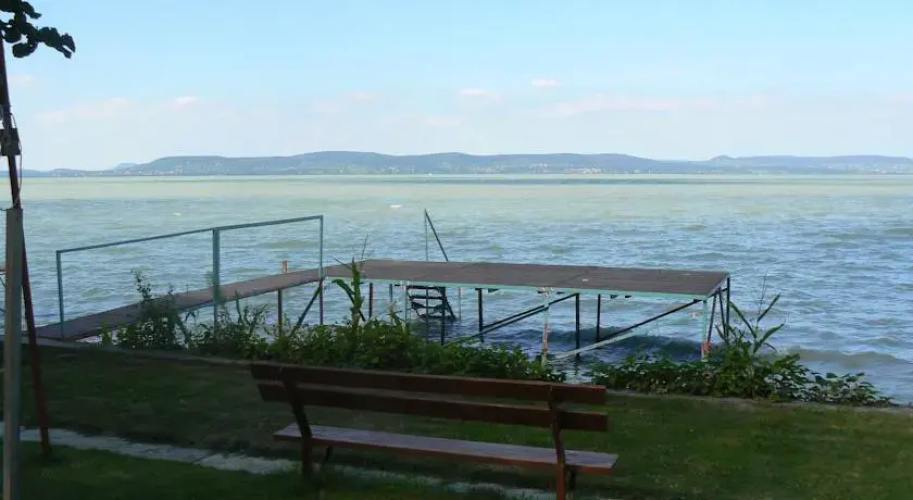 Lomb Apartman