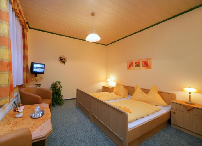 Standard Triple room