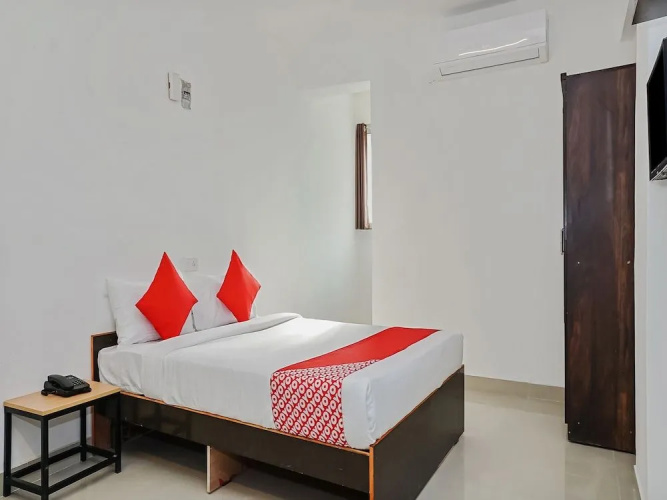 OYO Flagship 23990 Manjari