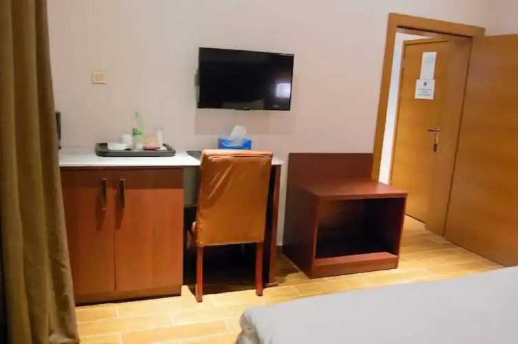 Continental Hotel by R&K Suites