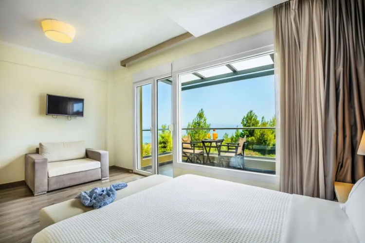 Sunny Villa in Chaniotis