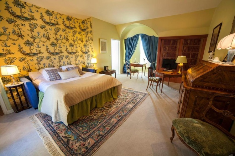 Standard Quadruple room with view