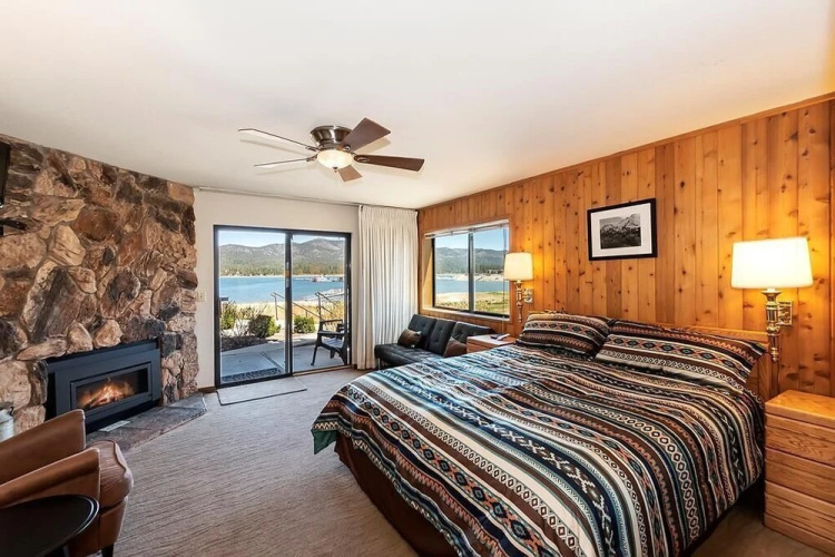 055 - Lakefront Ski Getaway
