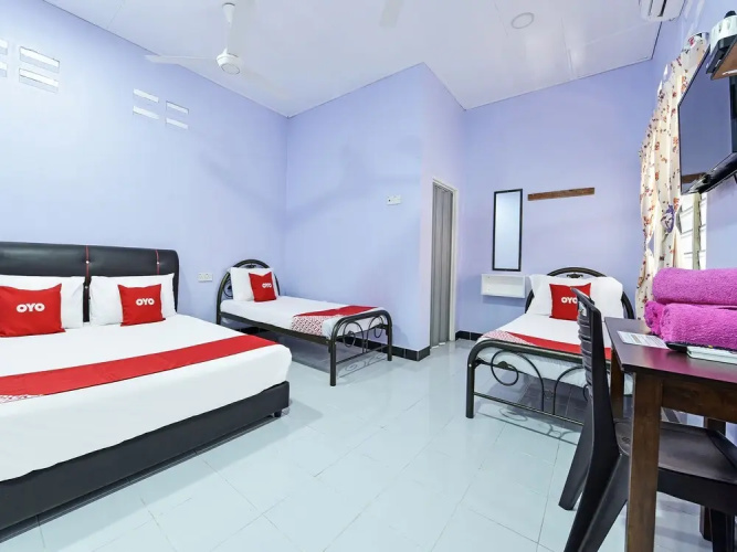 OYO 90660 Rayyans Roomstay