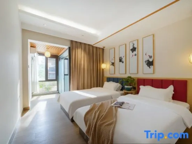 4 Bedrooms Double Villa