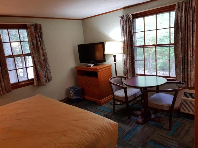 Standard Quadruple room with view