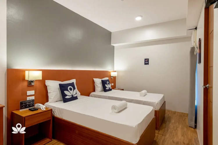 IHotel Uptown BGC