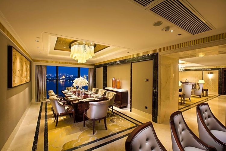Double Family Suite with river view
