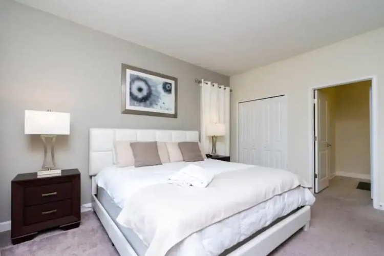 8912 Amazing 6BD Home