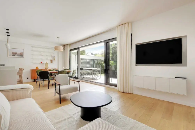 Passy / Eiffel Tower - Amazing 2BR With Garden