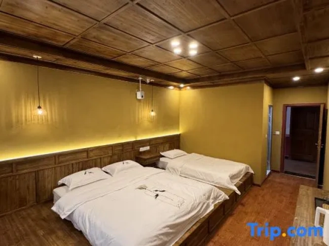 Standard Twin Family room