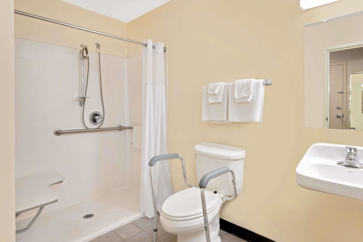 Days Inn Brookings photo 9