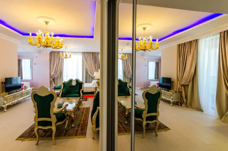 Phoenicia Royal