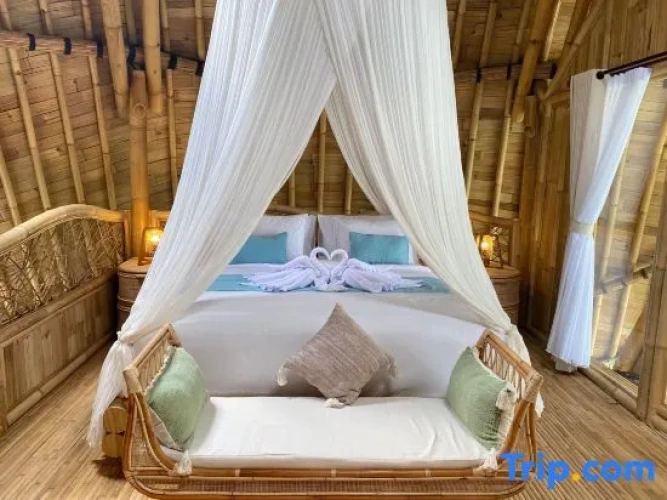 2 Bedrooms Villa