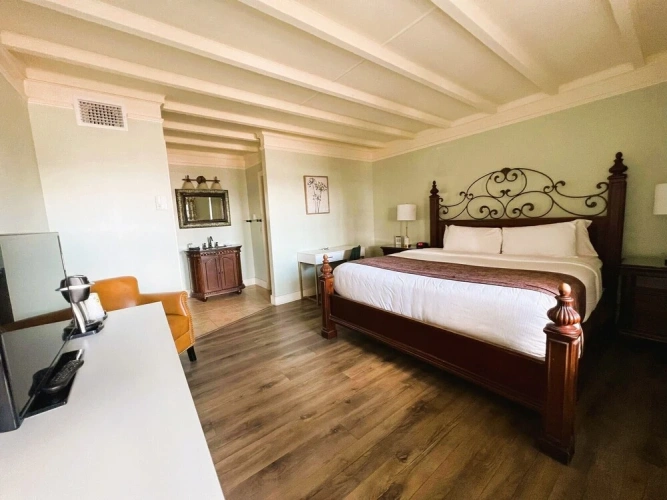 Standard Double room with bay view