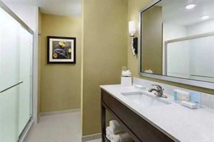 Hampton Inn & Suites Williamsport-Faxon Exit