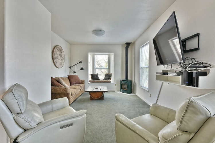 232 4th Street