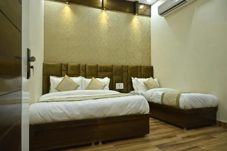 Deluxe Suite