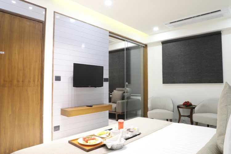 Ebony Residency