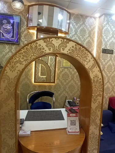 Flagship Meenu Inn