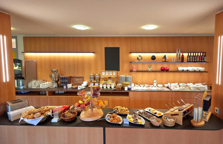 EMBL - Hotel ISG