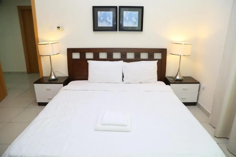 3 Bedrooms Apartment