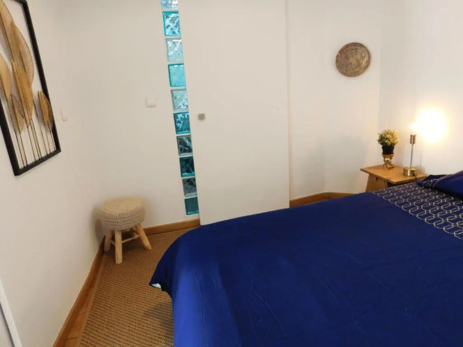 Alfama T1 Travel