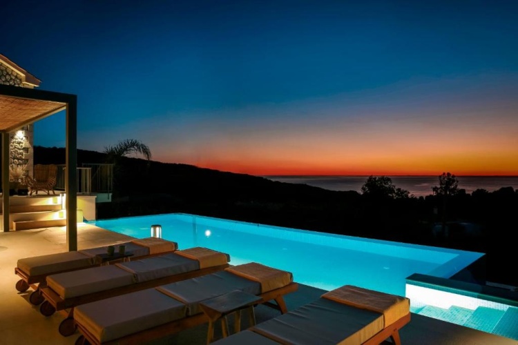 Deluxe Villa